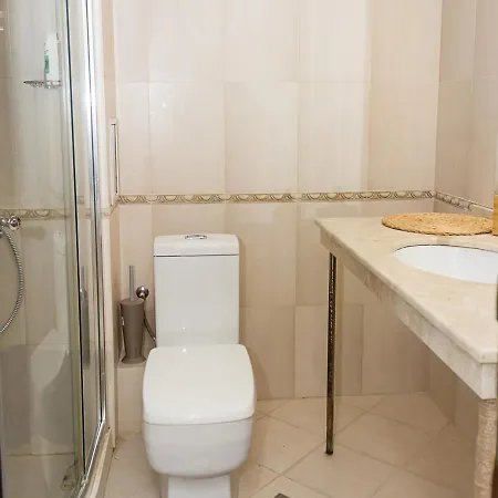 Essence - 1bd Flat With Parking & Balcony By Flat Mаnаger Apartment