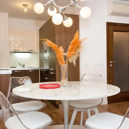Essence - 1bd Flat With Parking & Balcony By Flat Mаnаger Apartment Varna