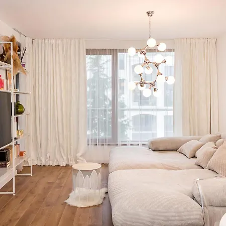 Apartment Essence - 1bd Flat With Parking & Balcony By Flat Mаnаger